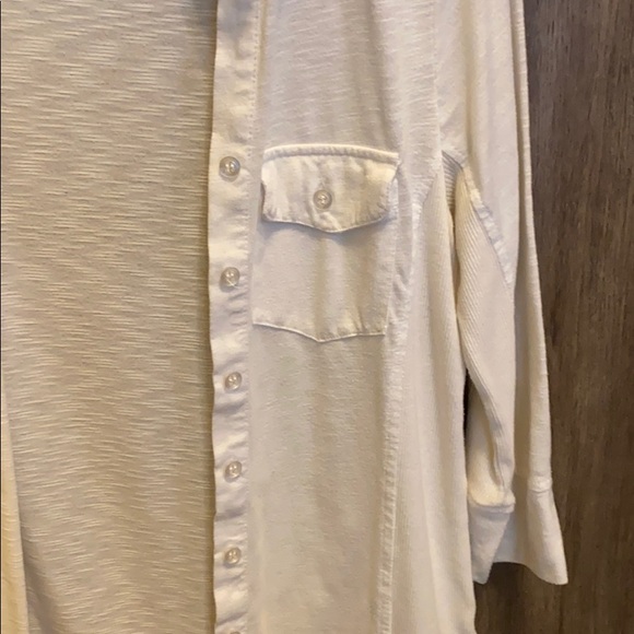 Button up - Picture 3 of 3